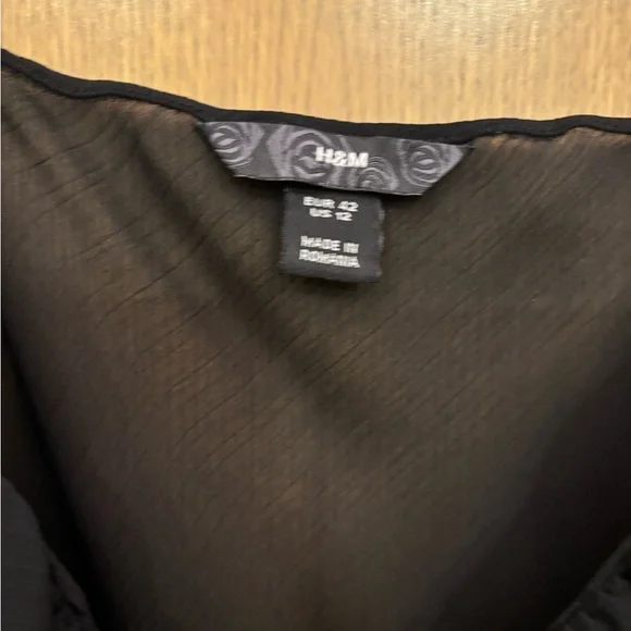 H&M Black Ruffled Camisole Top - Picture 2 of 8